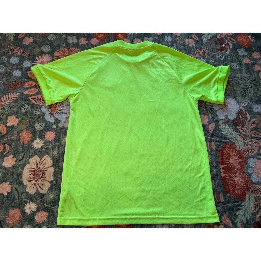 Adidas‎ Originals Neon Green Embossed Logo T-Shirt Mens Medium World Cup